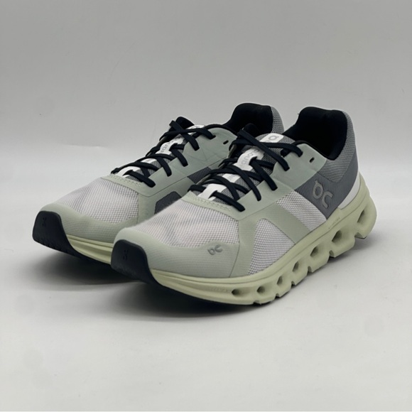 On Cloud Sneakers. Size 6.5 - Picture 4 of 10